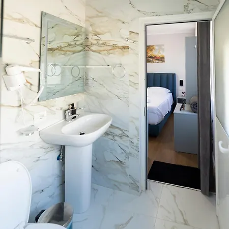 Tier ホテル ティラナ