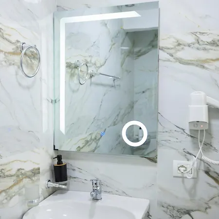 ホテル Tier ティラナ