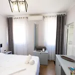 Tier * Tirana