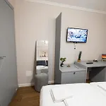 Tier Hotel *