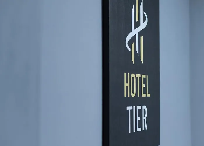 Tier Hotel *